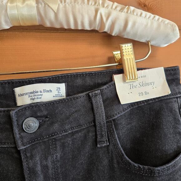 Abercrombie & Fitch The Skinny High Rise Jean Black NWT 29 8R Denim Zip Fly - Picture 4 of 4